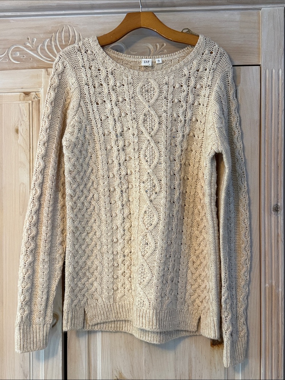 GAP Cream Cable Knit Crewneck Sweater with beads. Wool/alpaca blend .
